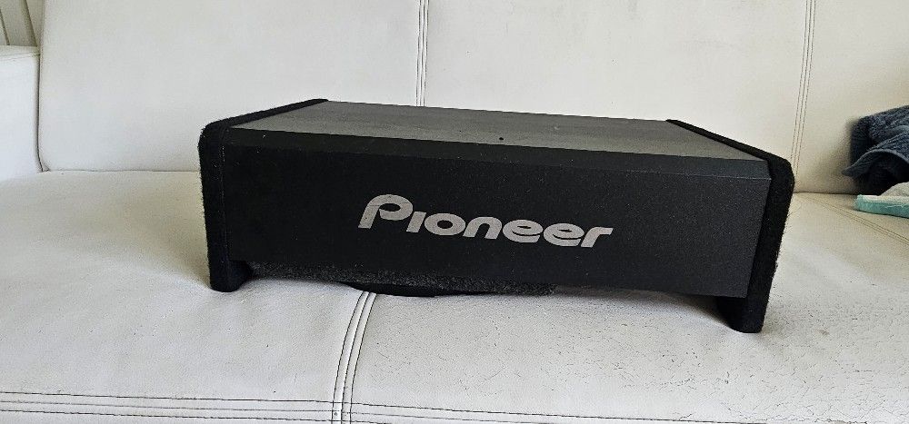 10" CVT Kicker Subwoofer  In Flat Pioneer Box $90