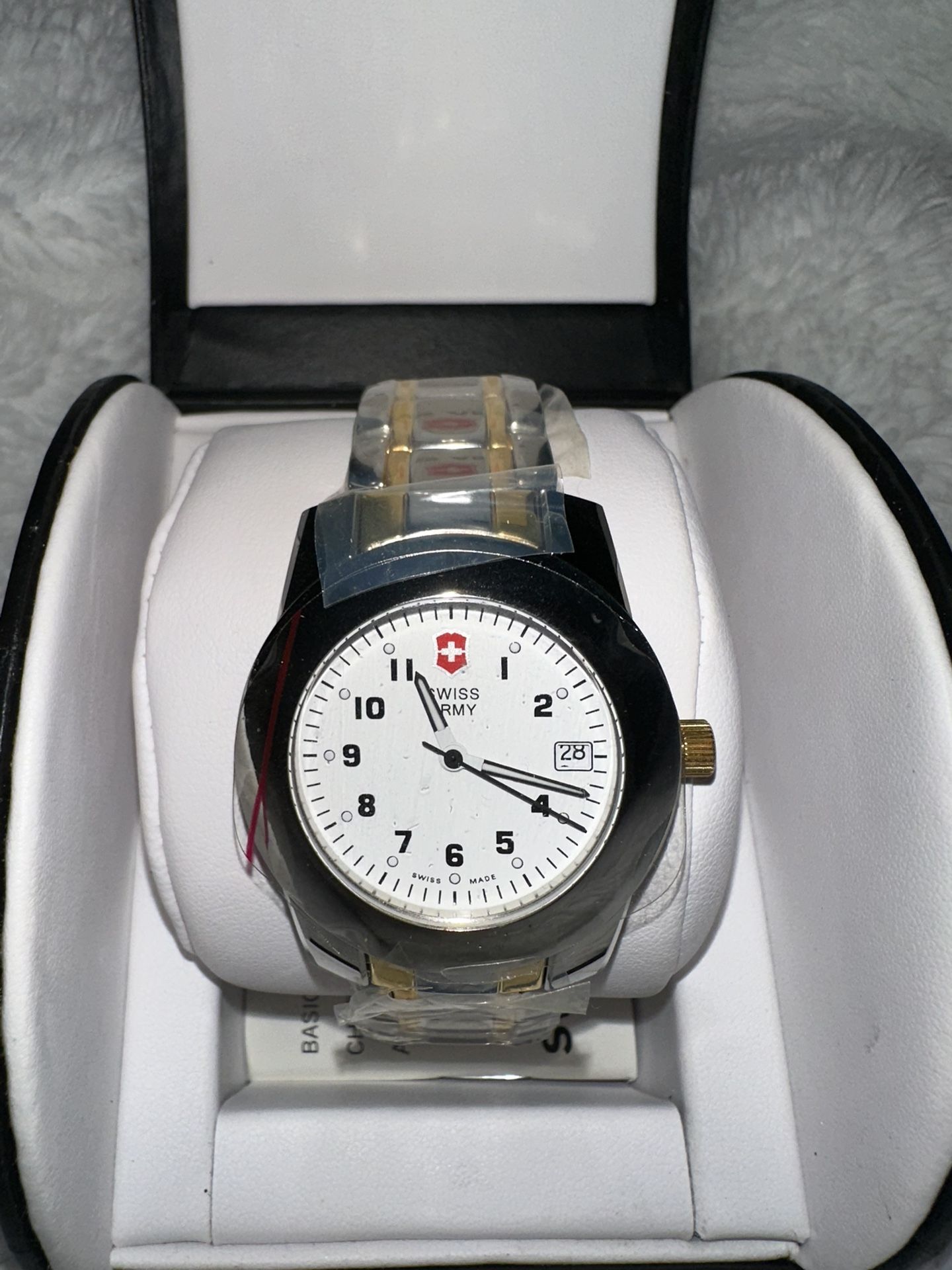 Victorinox Men’s Swiss Officer’s Two Tone 40mm Watch - Water Resistant - Brand New / Mint Condition {Rare}