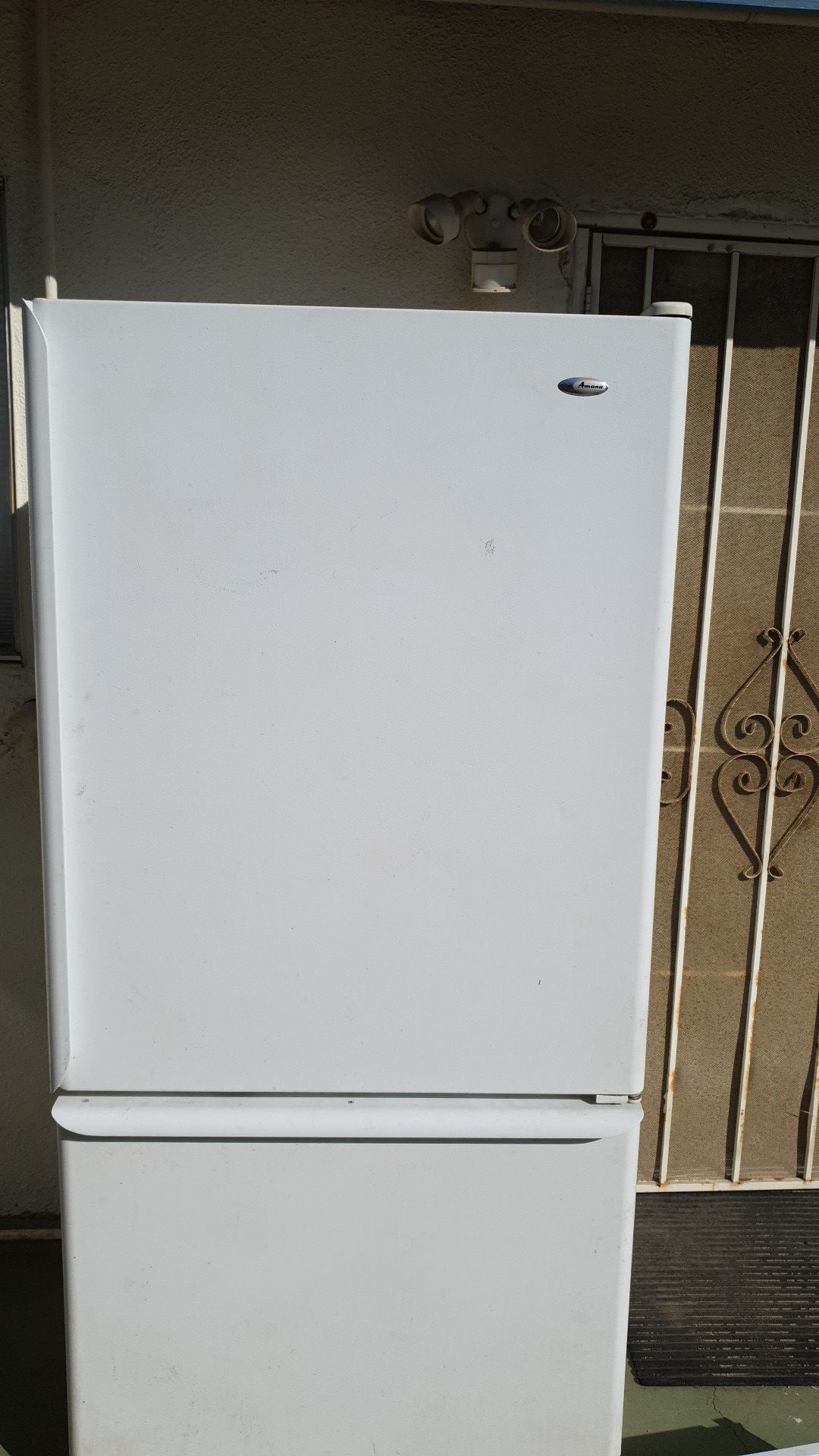 Amana Refrigerator 2002