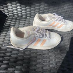 Nice Adidas Tenis Shoes Size13 K $$15 