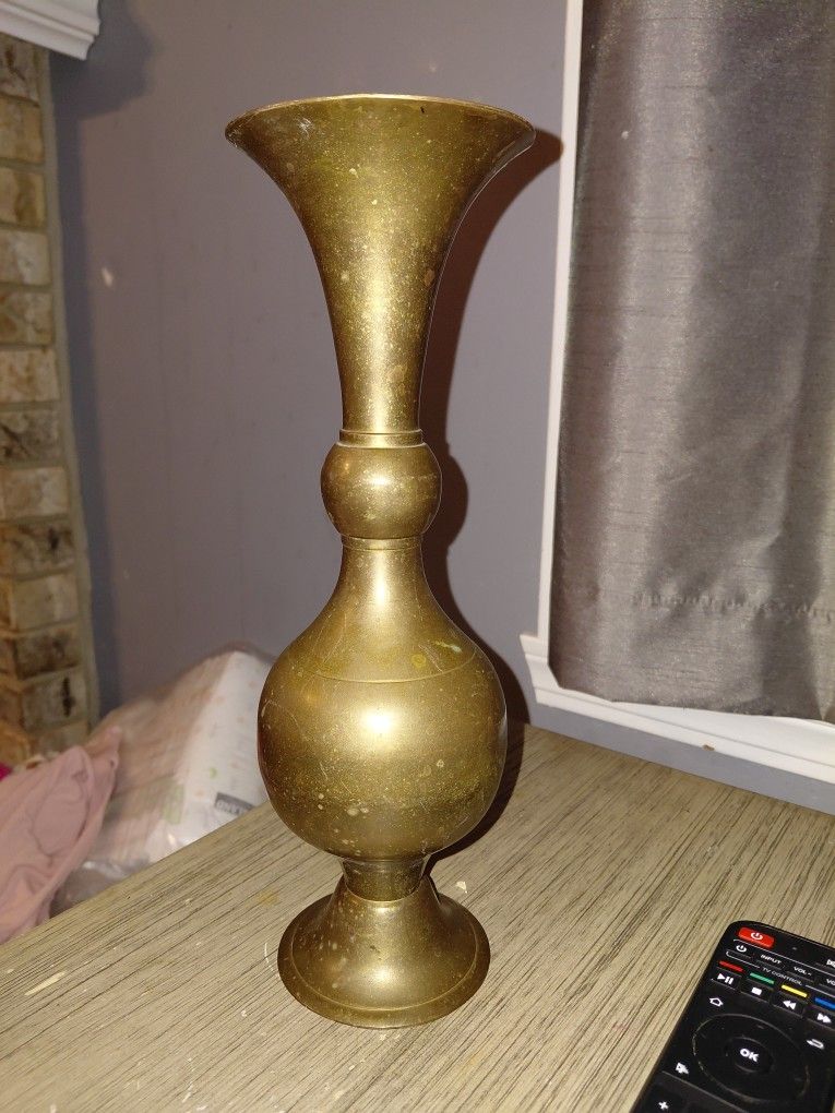 Vintage Beautiful Commodore Solid Brass Vase Made in India