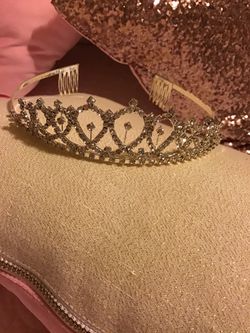 New bride or Quinceañera Corona price is for each