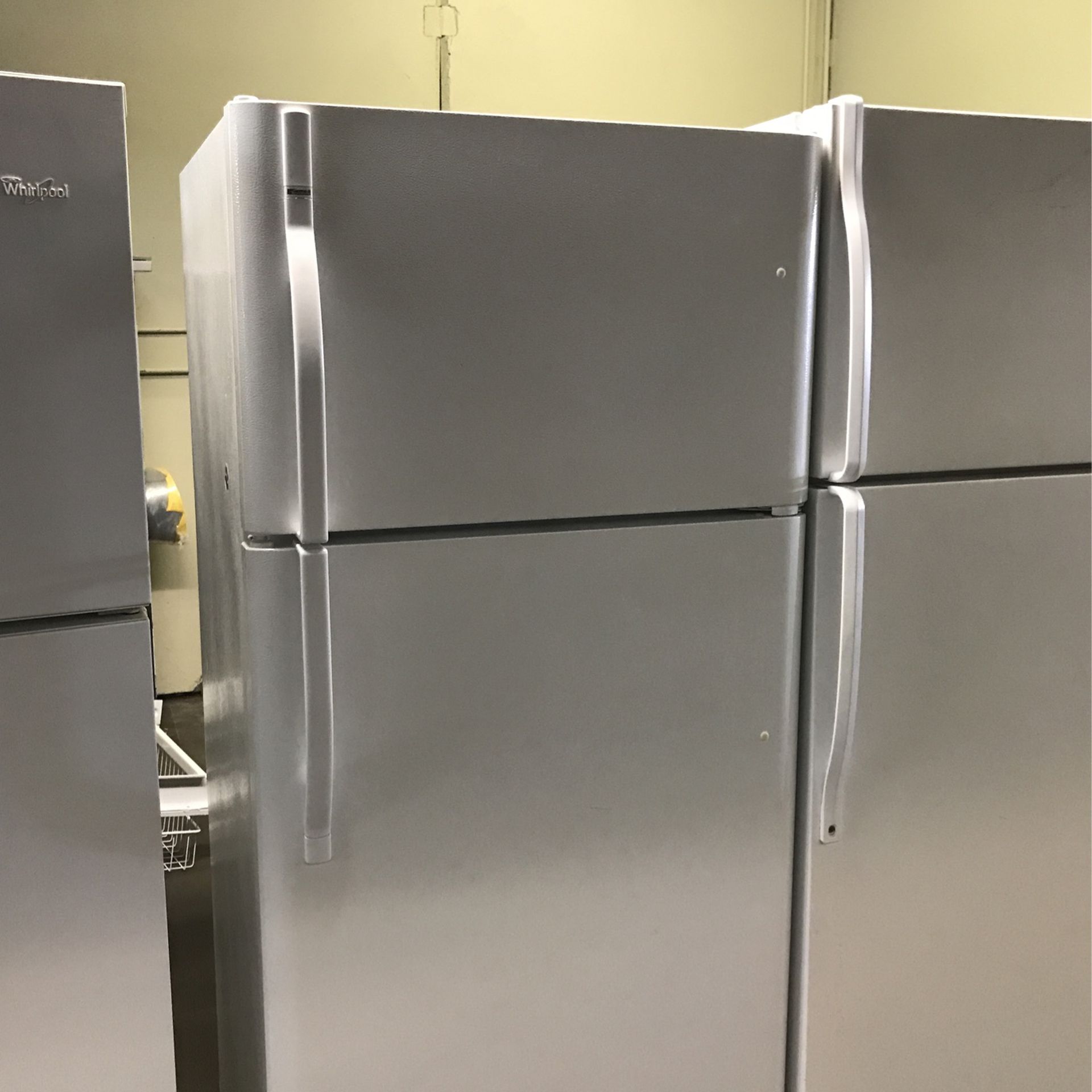 Kenmore 18 Cu Ft Top Freezer Refrigerator Apartment Size 