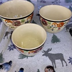 Antique Set Of 3 Bowls With Flower Pattern.