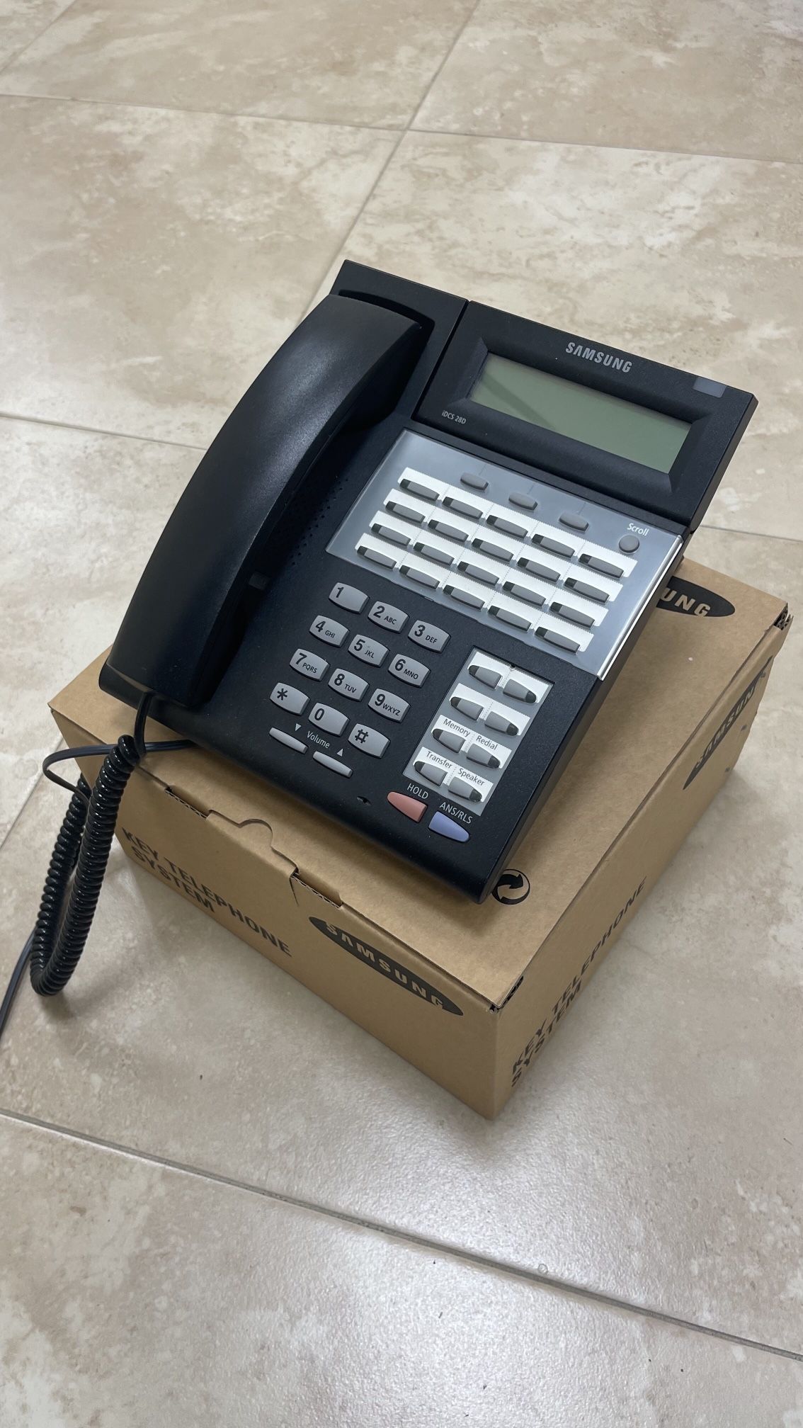 Samsung IDCS 28D Falcon phone black charcoal with stand LCD screen