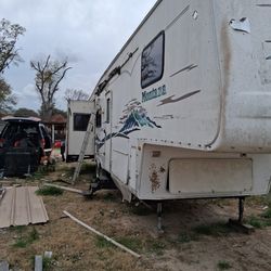 RV 2003 Montana O. B. O. Mejor Offerta