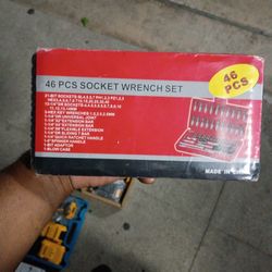46 PCs Socket Wrench Set