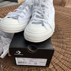 Converse-White 7 Men’s/9 Women’s 