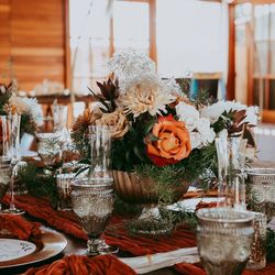 Sedona Wedding Table Settings For 30