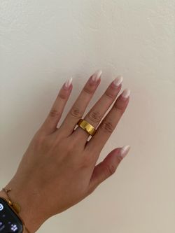 Oura Ring 4 Size 5 Gold w/ Travel Charger
