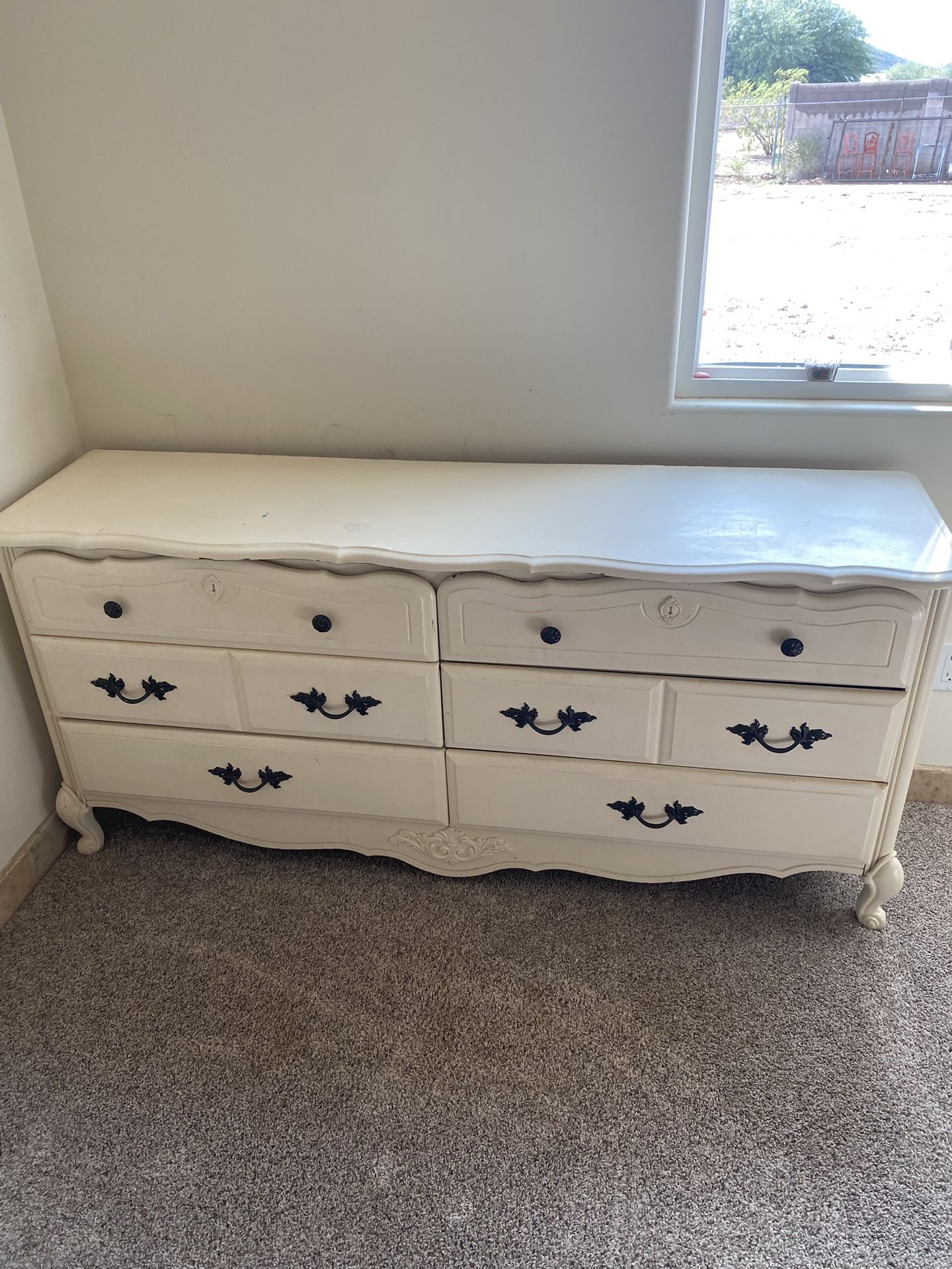 Dresser