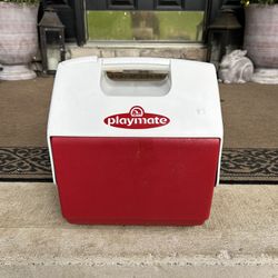 Igloo Playmate 6 Can Cooler Ice Chest Push Button Flip Top Red White Made In USA