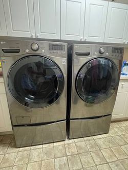 NICE LG WASHER AND ELECTRIC DRYER WITH STEAM CYCLES GREAT CONDITION