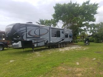 2015 Heartland cyclone 4200 toyhauler