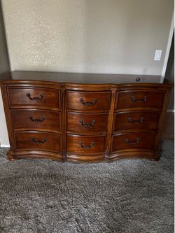 Nine drawer dresser, beautiful Nine drawer dresser, beautiful