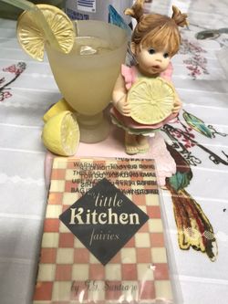 2006 Enesco little kitchen Fairy