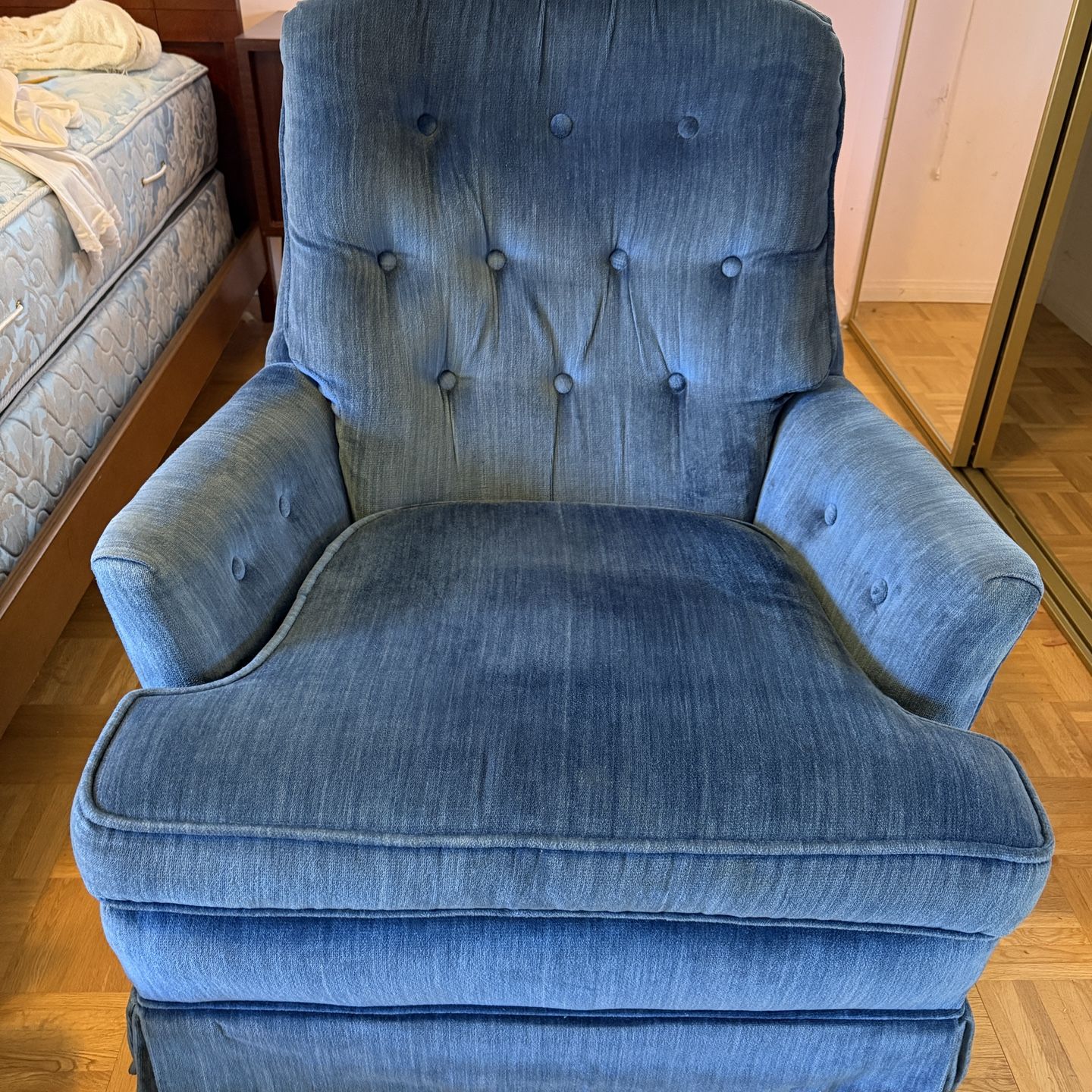 Vintage Blue Velvet Rocking Chair for Sale in Los Angeles, CA - OfferUp