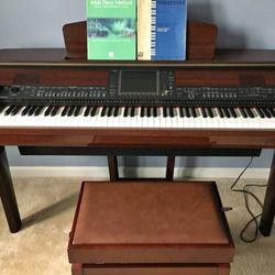 YAMAHA CLAVINOVA CVP 409 FANTASTIC CONDITION AND SOUND. 100'S OF SOUNDS AND 100"S OF STYLES. WAS 8,,900 NEW. ASKING 1,500