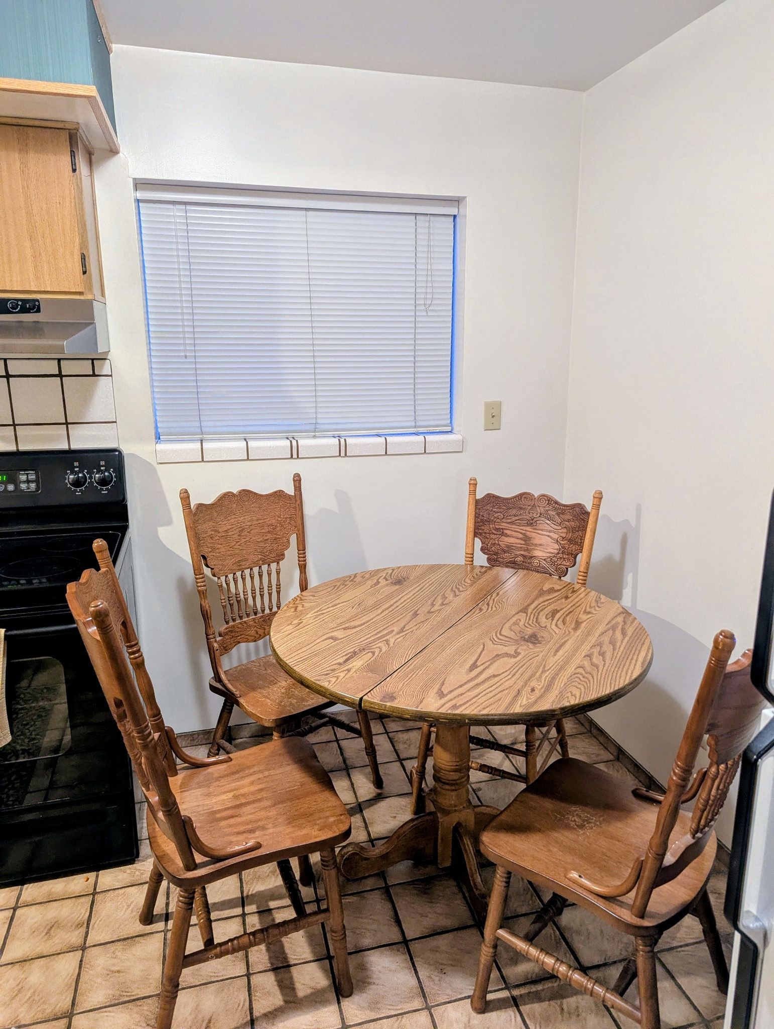 Oak Table And Four Chairs Plus Leaf