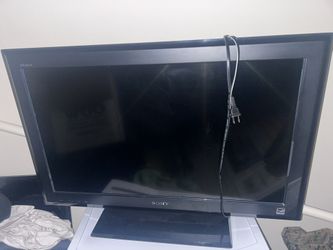 32in Sony Bravia TV With Remote And Firestick