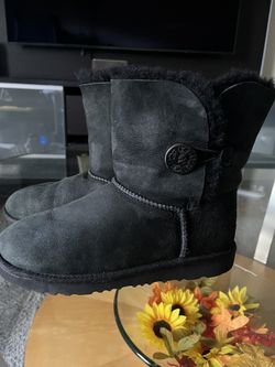 Ugg Australia Authentic Sizes 6