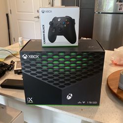  XBOX SERIES X with Wireless Carbon Black Controller
