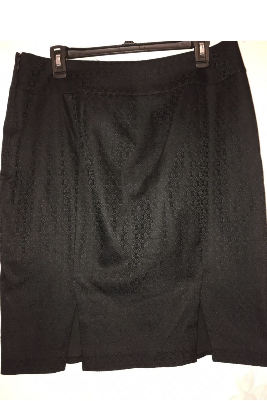 TAHARI Women’s Straight Black Skirt, Knee Length, Lined, Sz 12, Pre-owned