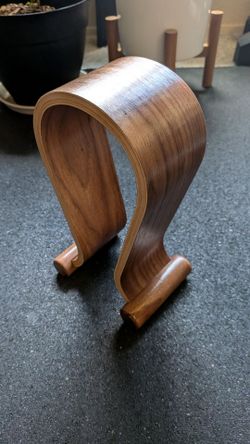 Headset Holder (Walnut)