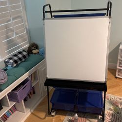 Teacher Easel - Free! Pick Up Today In Davie!