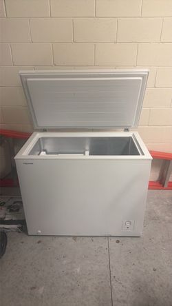 Hisense 7 cu ft Chest Freezer
