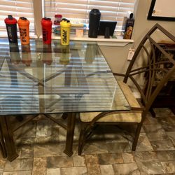Very Nice Kitchen Table “CC Appected” 