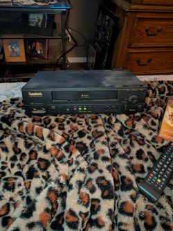 WORKING SYMPHONIC 4 HEAD VCR