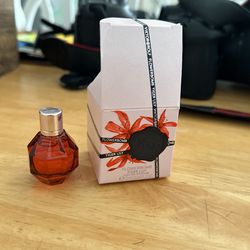 Flower bomb Tiger Lily  Perfume