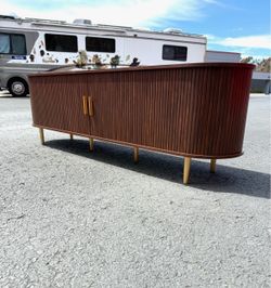Brand new 71” tv stand with lots of storage