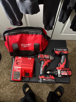 Milwaukee Drill Set