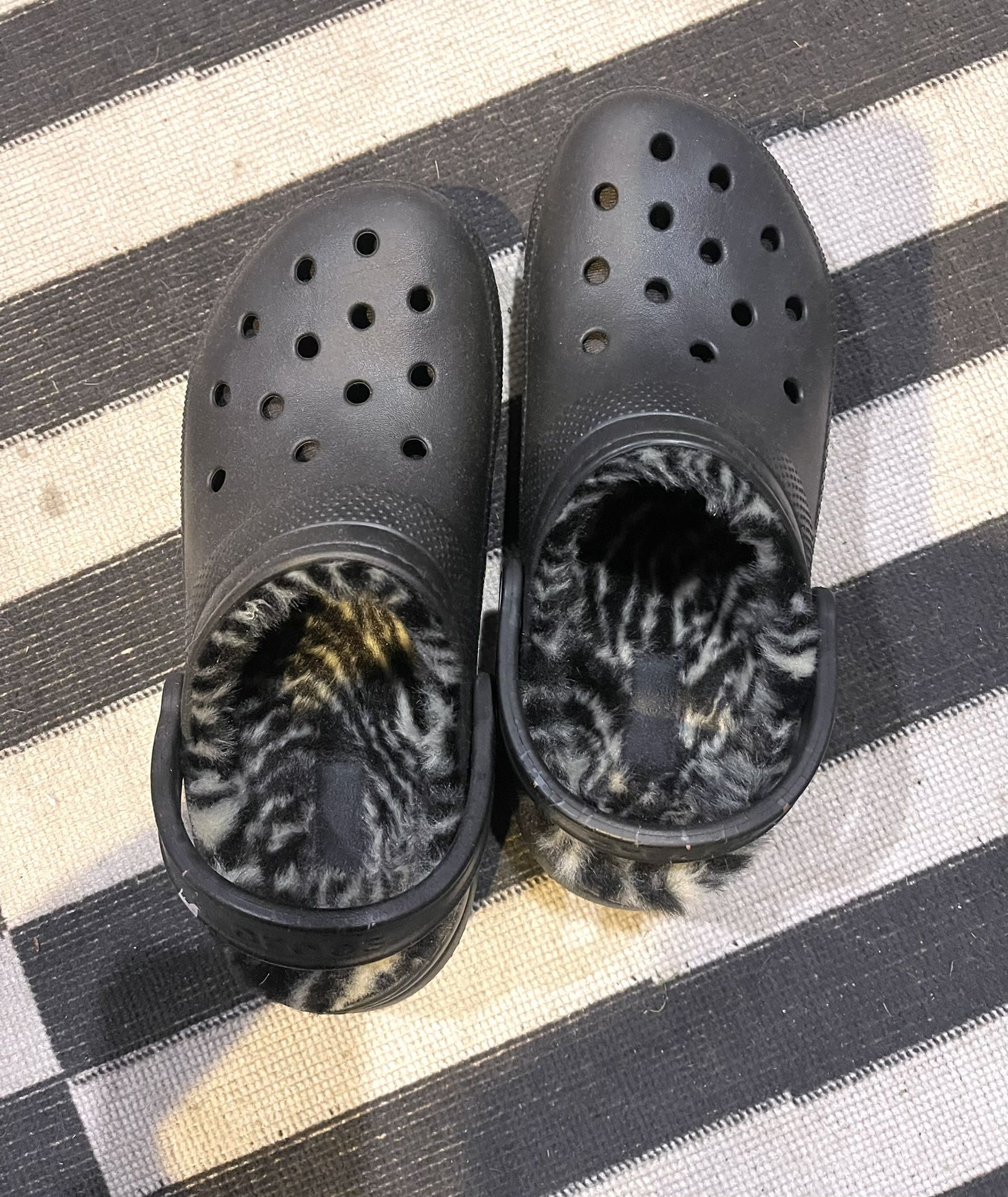 Crocs Black With Fur Lining W8 /M7