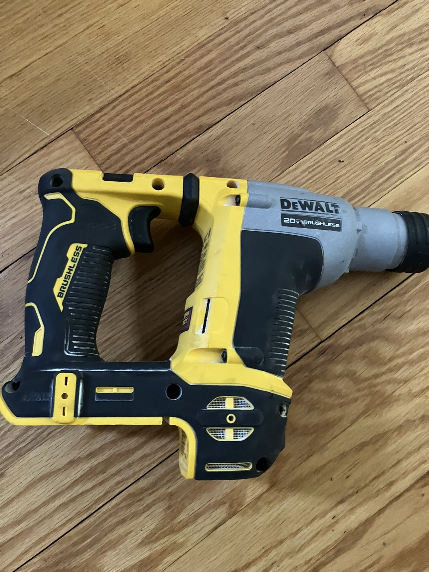 DeWalt 20 V 5/8 rotary hammer SDS model DCH172