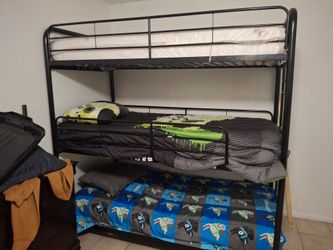 3 twin bunk bed