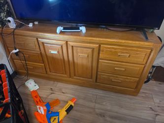 Dresser set