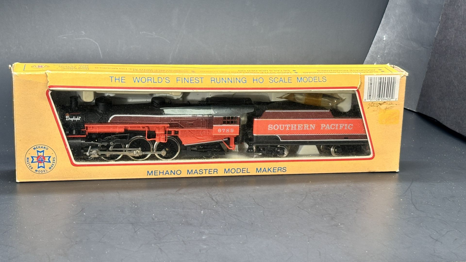 Mehano HO Scale Southern Pacific Daylight 6789 Steam Locomotive Model Train