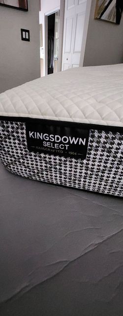 almost new king size mattress with adjustable base