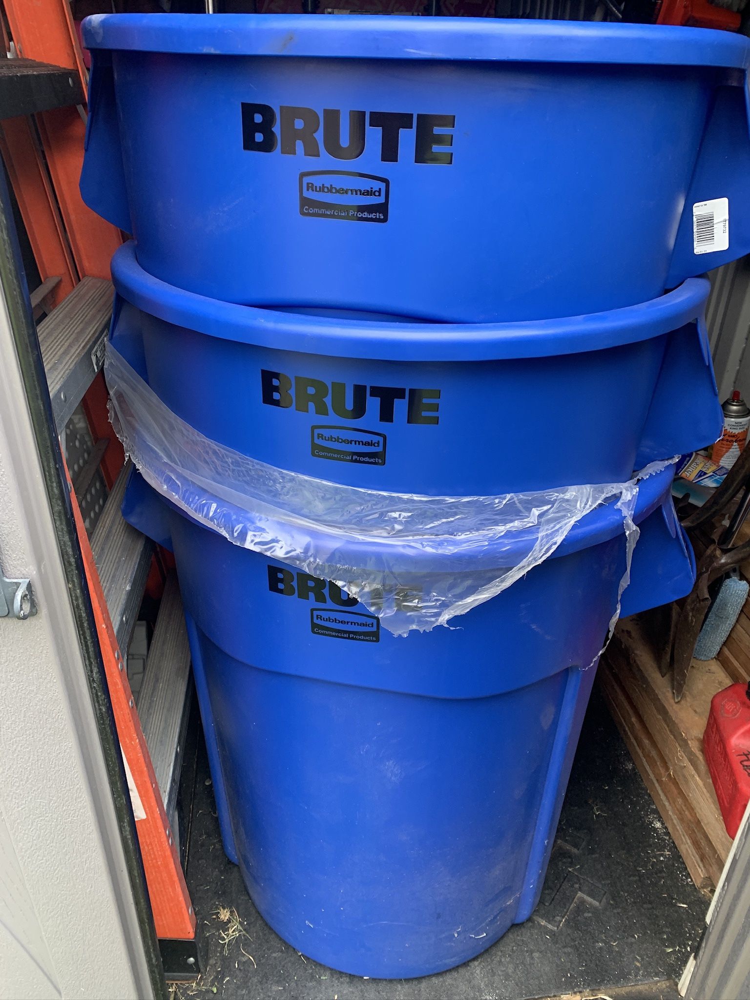 Rubbermaid 55 Gallon Brute Trash Can