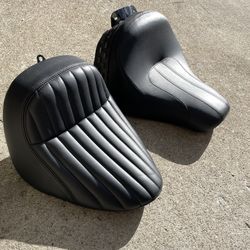 2022 Harley Davidson Motorcycle SEAT (2)  LIKE NEW