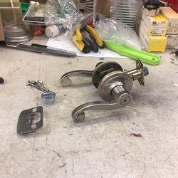 Kwikset Satin  Bedroom & Bathroom Lock Set 