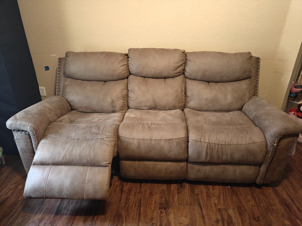 Recliner Couch And loveseat