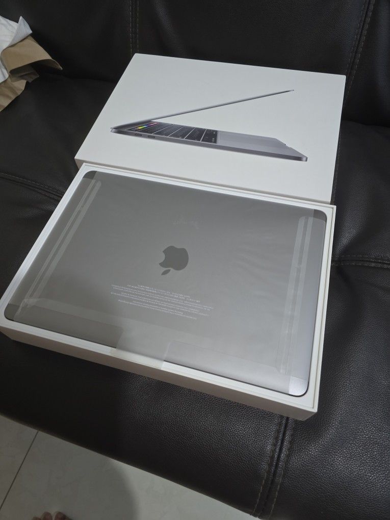New 2019 Macbook Pro A1989 i7,16Gb,512Gb SsD L,13” LCD, AC Charger, Grade A Brand New,Space Gray Color, Original Box,Office 2022 for Trade In