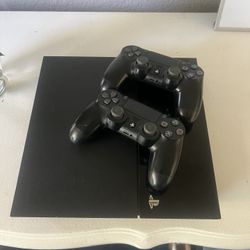PS4 With 2 Controllers