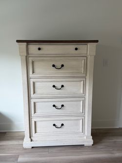 Dresser.