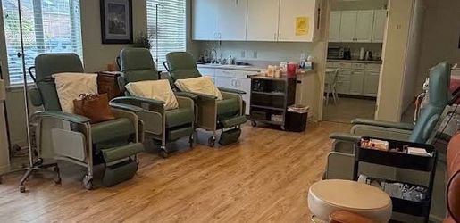 4 Aqua-colored solid IV/Medical recliner chairs on locking pedal castors