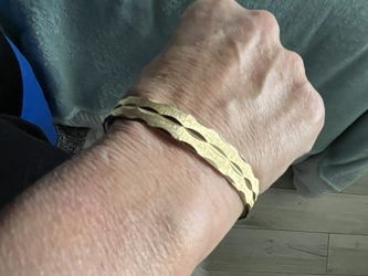 Costume Jewelry Gold Bracelet 